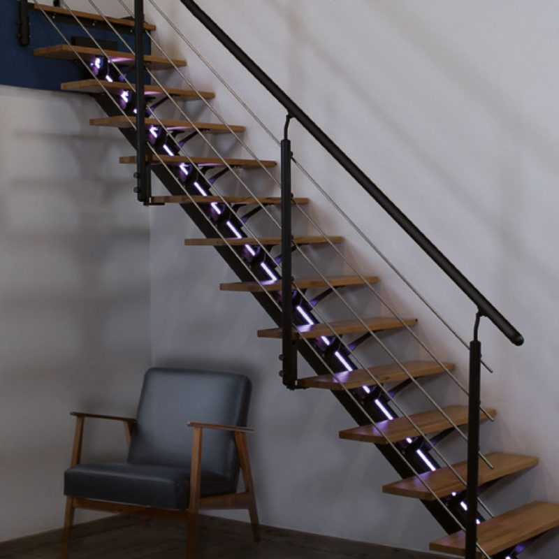 Escalier avec bandeau LED